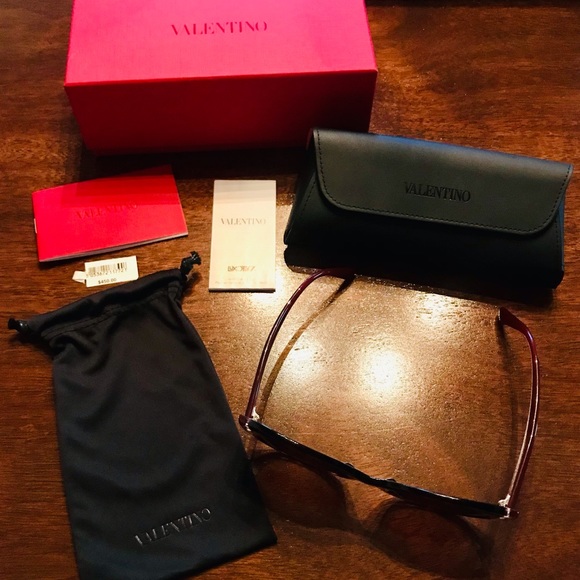 Beautiful authentic Valentino Burgandy Tortoise Shell Sunglasses-New in Box - Picture 13 of 16
